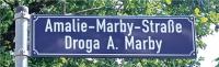 Der Cottbusser Schriftstellerin Amalie Marby (29. August 1834 – 25. August 1915) ist ein Straßenname in Schmellwitz gewidmet. 